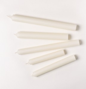 Свеча хозяйств. 70гр (180*23мм) 8-10часов цена за шт.