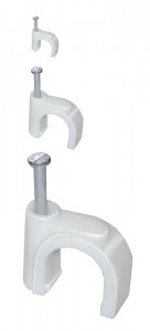 Скоба плоская пластиковая  8мм (уп. 50 шт.