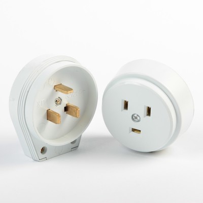 Блок розетка+выкл.2кл.верт. сосна (2-706-11) QUADRO