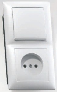 Блок комб.3-х кл. выкл.+розетка 2П+3 TDM