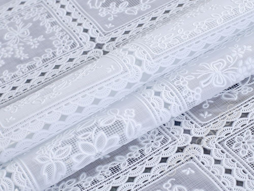 Клеёнка ажурная 1,37х20м белый 679