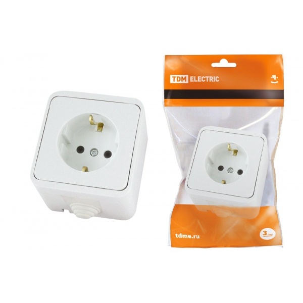 TDM Ладога Белый Розетка 1-местная 2П+З открытая установка 16А IP20 SQ1801-0015